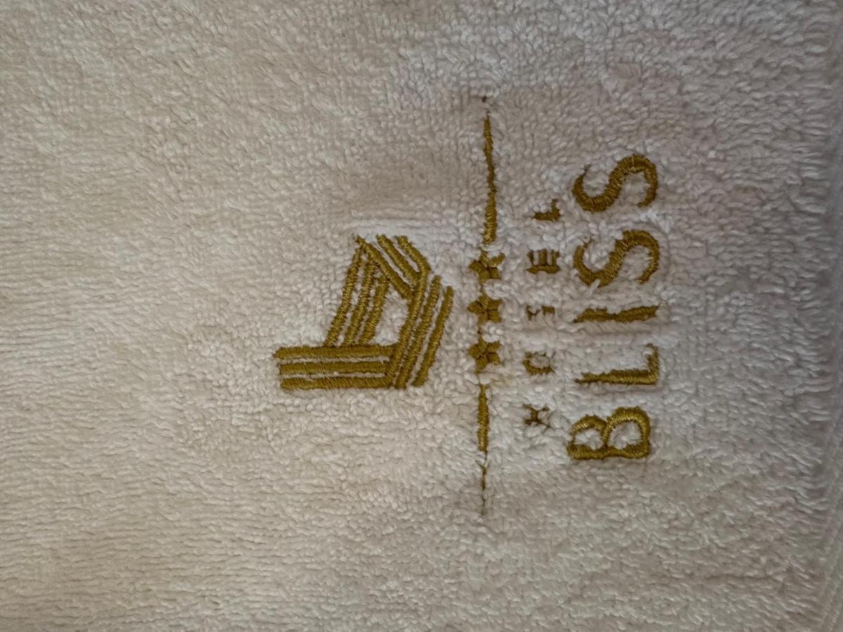 Hotel Bliss